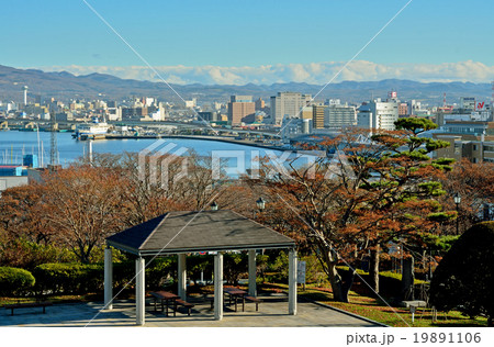 函館散歩:元町公園から函館港を望む 函館散歩:元町公園から函館港を望む 19891106
