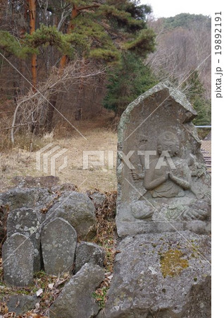 松本市 重要文化財指定 四賀岩井堂 馬頭観音と立峠上り口の善光寺街道 縦 善光寺街道の難所 立峠口 松本市 重要文化財指定 四賀岩井堂 馬頭観音と立峠上り口の善光寺街道 縦 善光寺街道の難所 立峠口 19892191