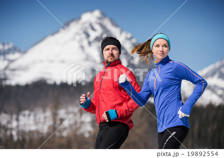 Young couple jogging 19892554