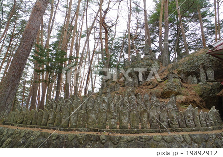 松本市　重要文化財指定　四賀藤池地区　藤池の百体観音　石仏群全景　横 19892912