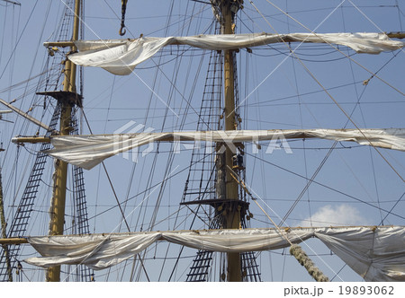 Mast of a tall ship Mast of a tall ship 19893062