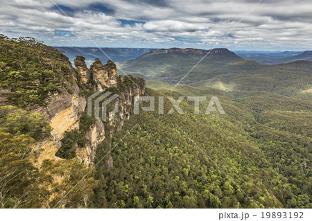 The famous Three Sisters rock formation The famous Three Sisters rock formation 19893192
