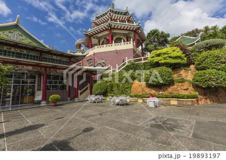 Pagoda and dragon sculpture of the Taoist Temple Pagoda and dragon sculpture of the Taoist Temple 19893197