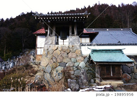 渋温泉街（横湯山温泉寺） 19895956