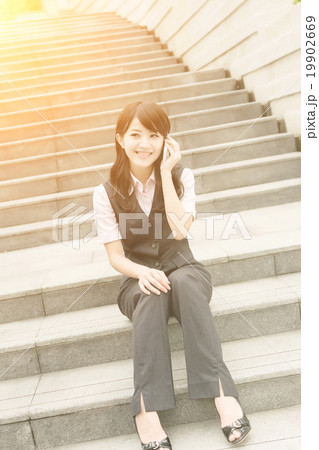 Asian business woman 19902669