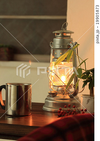 ランタンの灯り ランタンの灯り 19905873