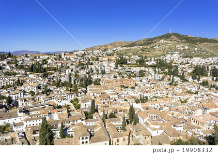 アルハンブラ宮殿よりアルバイシン地区 19908332
