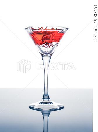 classic contemporary cocktail 19908454