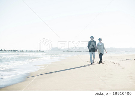 海辺の男女 19910400
