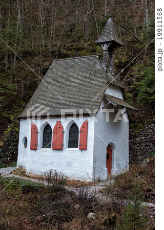 small mountain church in konigsee in winter small mountain church in konigsee in winter 19911568