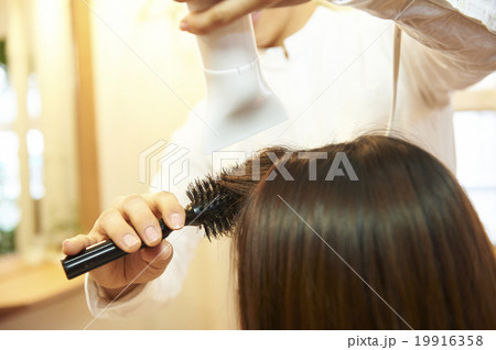 美容室 19916358
