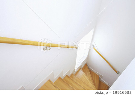 手すり　階段　窓 19916682