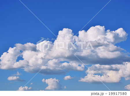 blue sky with cloud closeup 19917580