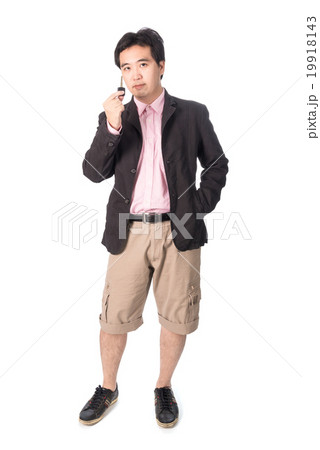 Asian handsome man with the keys of his new car, 19918143