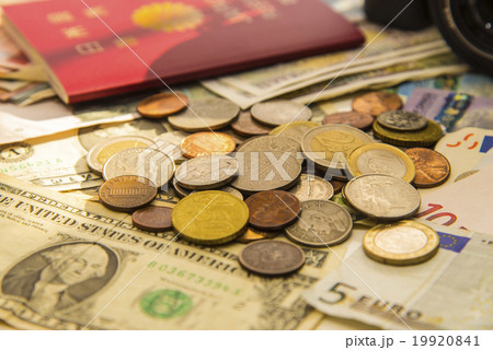 世界の通貨と旅 世界の通貨と旅 19920841