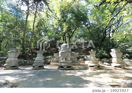 中国 未名湖燕園建築 鐘亭 中国 未名湖燕園建築 鐘亭 19925927
