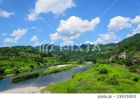 長野 阿南町泰阜村境 天龍川沿いの風景 長野 阿南町泰阜村境 天龍川沿いの風景 19926603