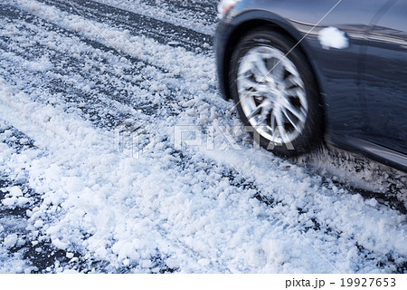 シャーベット状の路面 19927653