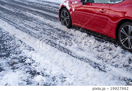 シャーベット状の路面 19927662