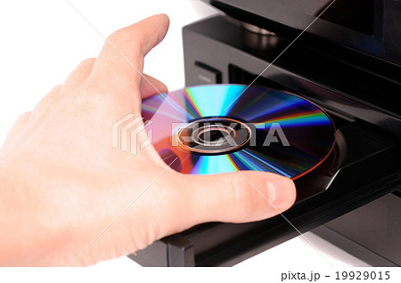 Inserting a disc 19929015