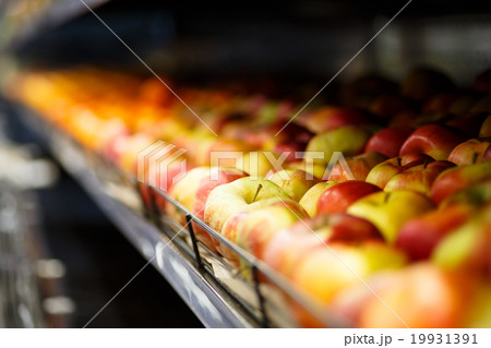 Apples are in the supermarket. Apples are in the supermarket. 19931391