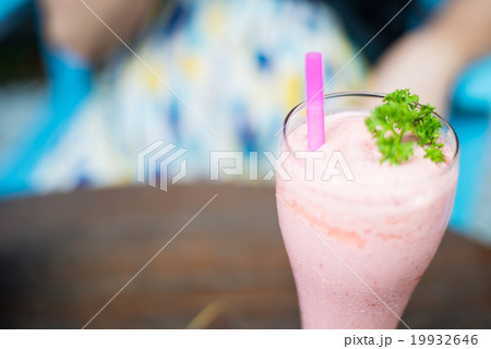 Strawberry Smoothie 19932646