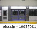 京王線 布田駅のホーム、ホームドア 19937081