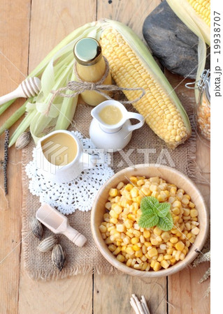 Corn milk and fresh sweet corn 19938707