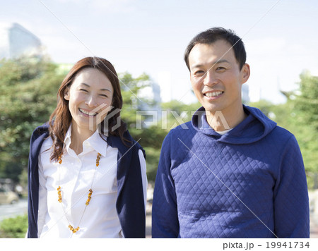 笑顔の夫婦 19941734