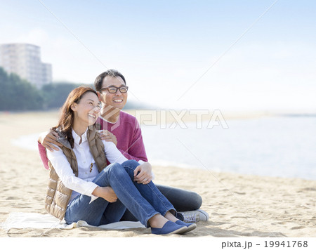 寄り添う夫婦 19941768