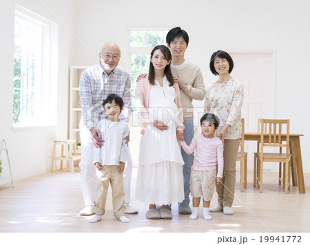 三世代家族 三世代家族 19941772