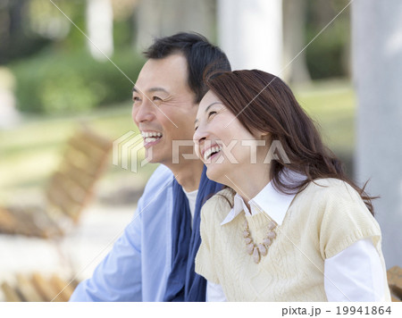 笑顔の夫婦 笑顔の夫婦 19941864