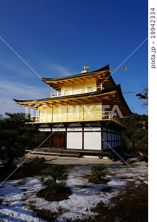 京都の人気観光スポット「金閣寺（鹿苑寺）」：舎利殿 19942334