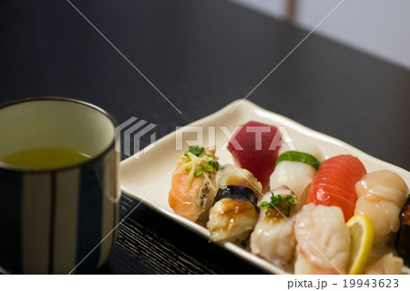 寿司　お茶 19943623