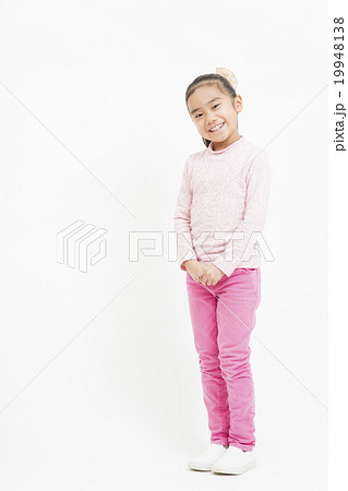 直立の女の子　直立　小学生の女の子　全身　女の子　小学生 19948138