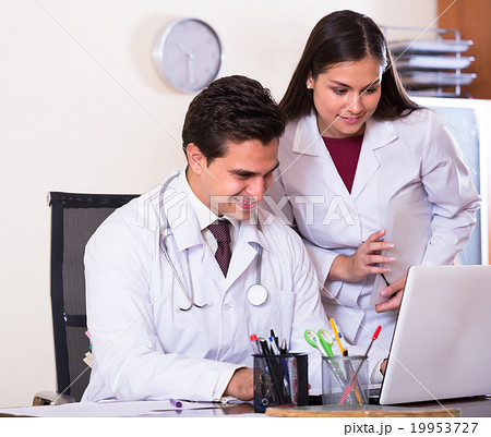 Intern and medical tutor at clinic. Intern and medical tutor at clinic. 19953727