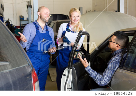 Two mechanics and a driver 19954528