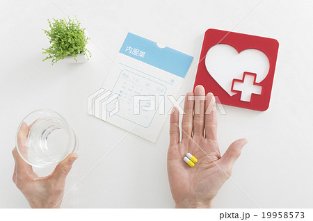薬を服用 19958573