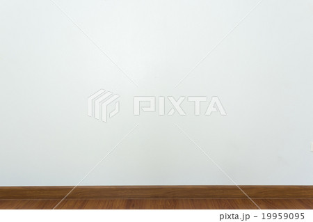 empty room with brown wood laminate floor 19959095