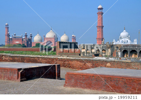 ラホールのバードシャーヒーモスク 19959211
