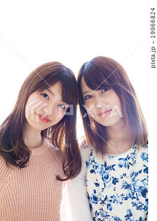 20代女子　2人　仲良し 19966824