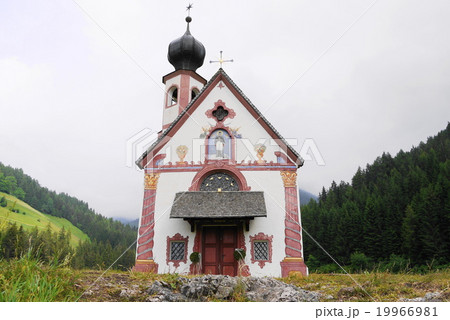 サンタ・マッダレーナ　santa　maddalena　　ザンクト・ヨハン教会　st.　johann 19966981