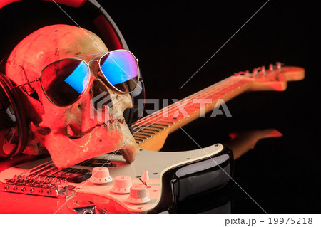Still life with skull and electric guitar Still life with skull and electric guitar 19975218