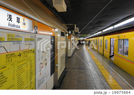 1月関東・銀座線・浅草駅01地下鉄 19975664