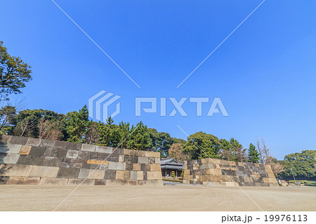 春の江戸城の中之門跡 19976113