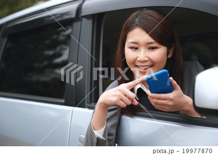 営業 運転免許 仕事 スーツ 車 (女性 軽自動車 運転手 ビジネスウーマン ドライバー スマホ) 営業 運転免許 仕事 スーツ 車 (女性 軽自動車 運転手 ビジネスウーマン ドライバー スマホ) 19977870