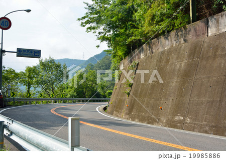 秘境駅 土讃線坪尻駅の入り口 秘境駅 土讃線坪尻駅の入り口 19985886