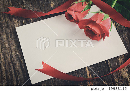 Blank white greeting card with red roses 19988116