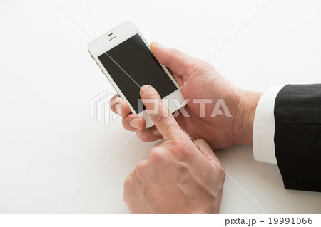 ビジネスマン スマホ 手元 ビジネスマン スマホ 手元 19991066