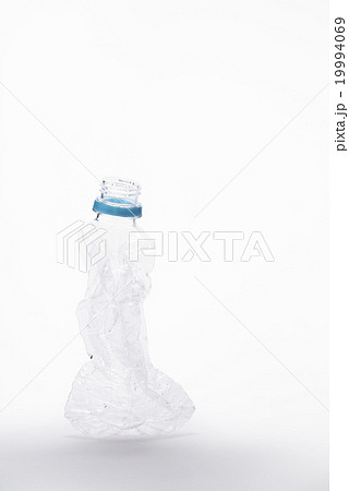 潰したペットボトル 19994069